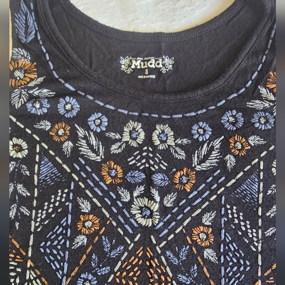 Cold shoulder top - Picture 2 of 4